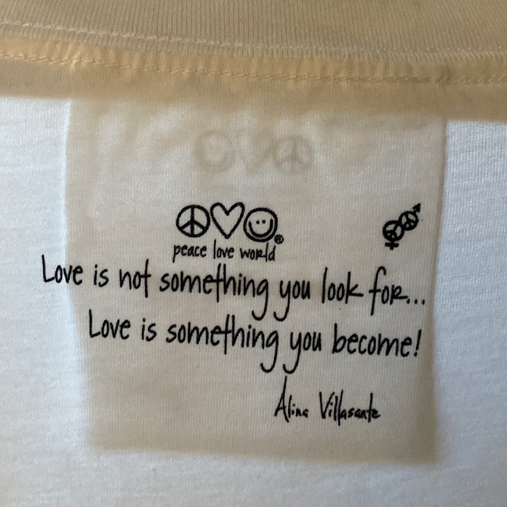 Happy v neck tee - Picture 5 of 5